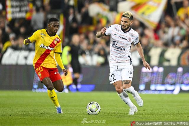 更像是一位 更像是一位