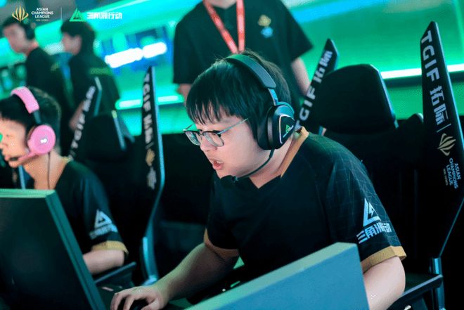 融入克制而 融入克制而